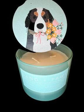 Sand + Paws White Flowers Scented Candle with Decorative Dog Lid